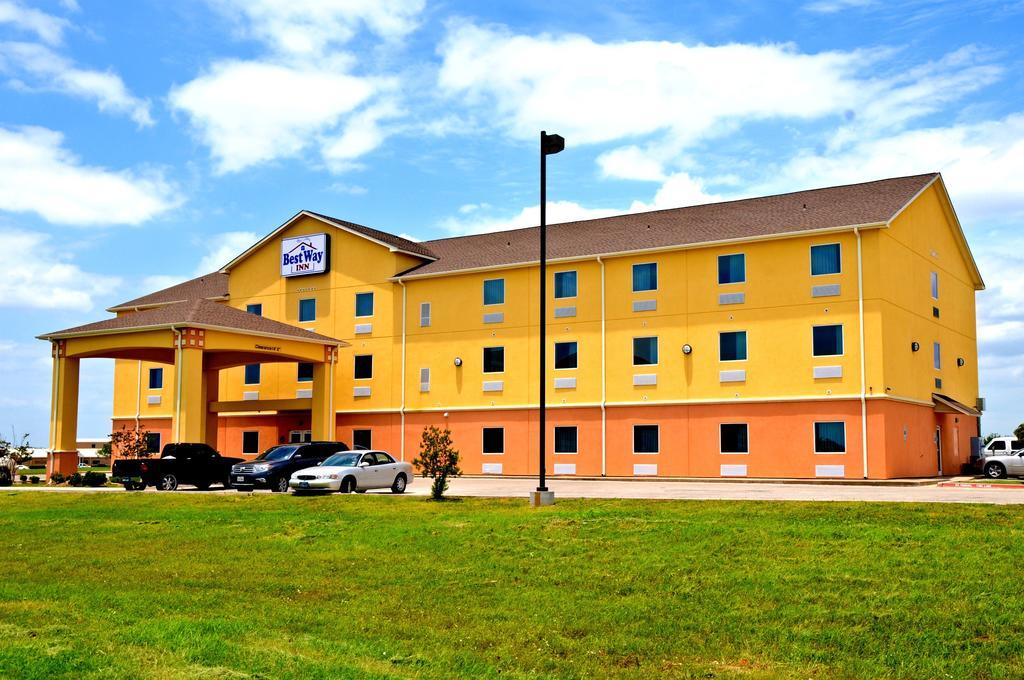 Best Way Inn Cleburne Exterior photo