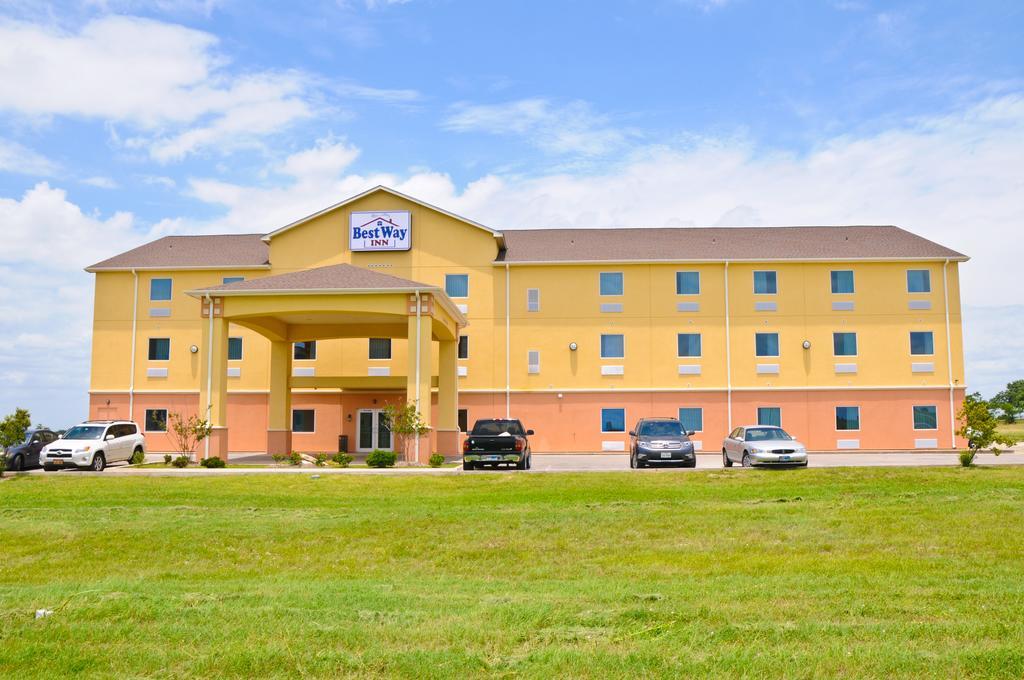 Best Way Inn Cleburne Exterior photo